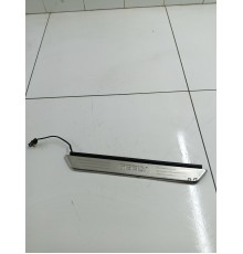 Накладка порога передняя правая