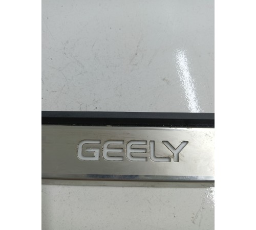 Накладка порога передняя правая