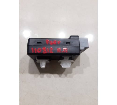 Блок (модуль) управления подогревом сиденья передний правый