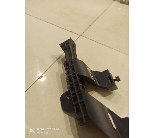 Направляющая стекла двери(передняя левая)