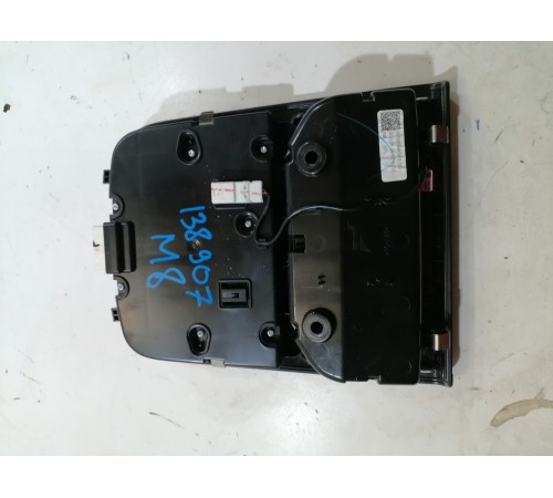 Плафон освещения салона передний