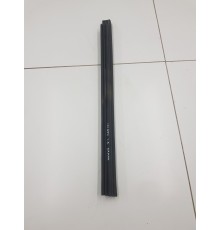 Уплотнитель стекла задний правый внутренний