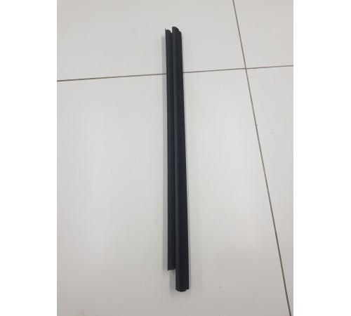 Уплотнитель стекла задний правый внутренний