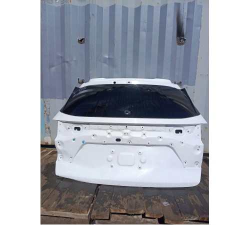 Дверь багажника крышка