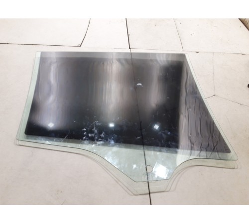 Стекло двери (заднее левое)