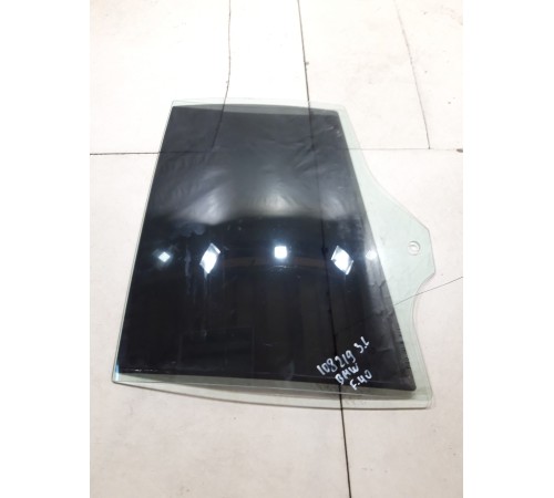 Стекло двери (заднее левое)