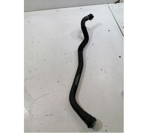 Патрубок системы охлаждения