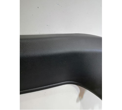 Накладка крышки багажника верхняя правая