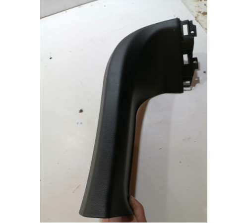 Накладка крышки багажника верхняя правая