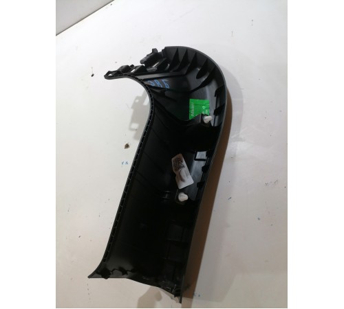 Накладка крышки багажника верхняя правая