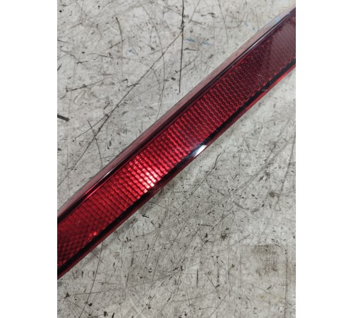 Отражатель заднего бампера правый