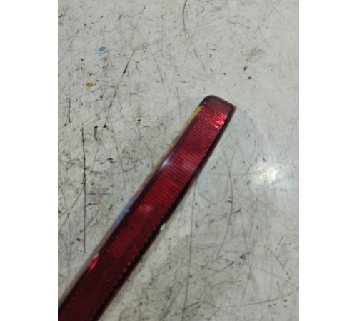 Отражатель заднего бампера правый