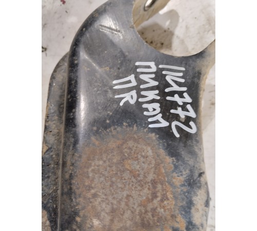 Рычаг подвески передний правый нижний