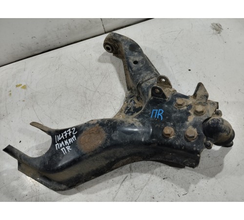 Рычаг подвески передний правый нижний