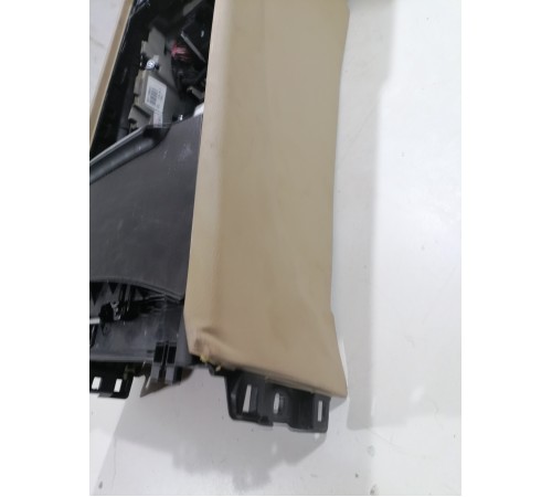 Центральная консоль с подлокотником в сборе