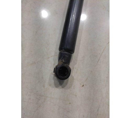 Амортизатор багажника (правый)