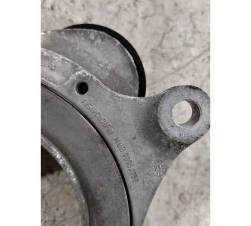 Ролик натяжитель