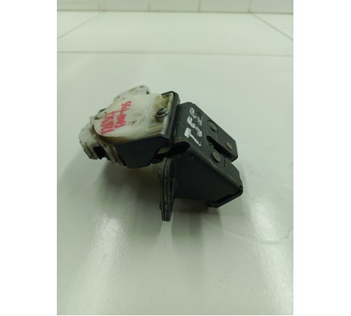 Замок двери крышки хлопушки багажника