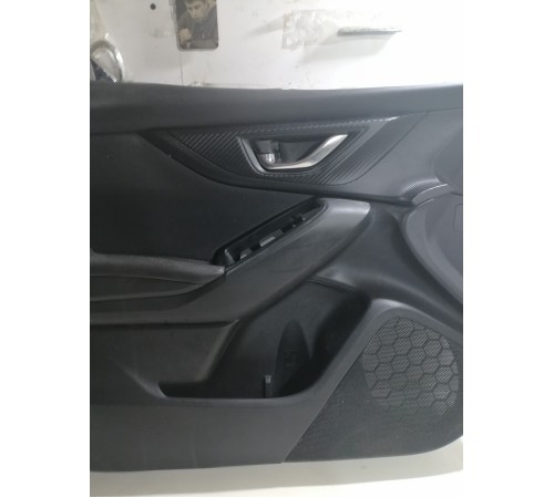 Обшивка двери передняя левая