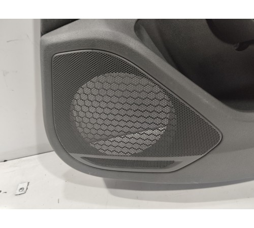 Обшивка двери (задняя правая)