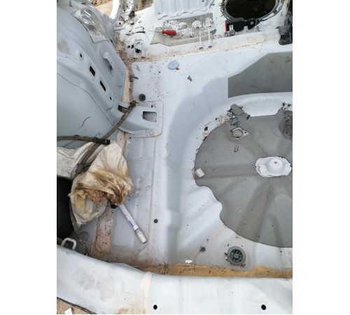 Ниша багажника, запасного колеса