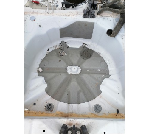 Ниша багажника, запасного колеса