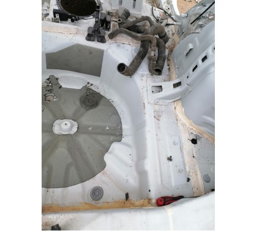 Ниша багажника, запасного колеса