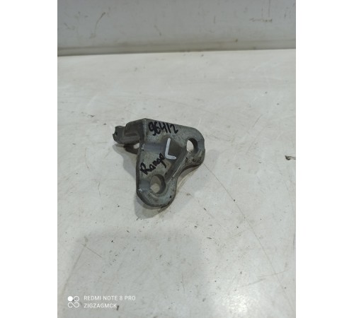 Петля двери(передняя левая нижняя)