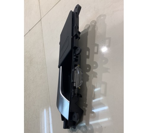 Ручка двери (передняя, правая, внутренняя)