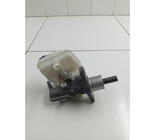 Главный тормозной цилиндр с бачком