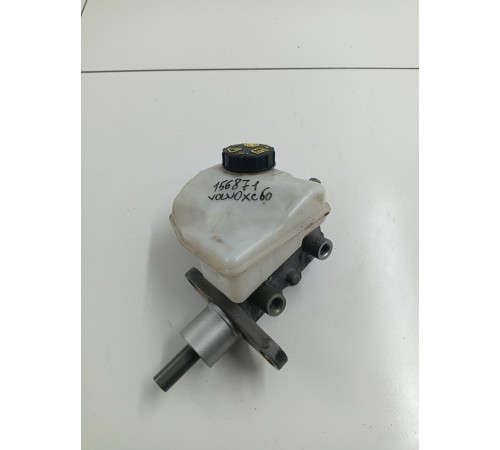 Главный тормозной цилиндр с бачком