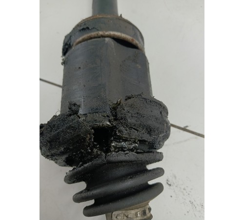 Привод (полуось) передний правый