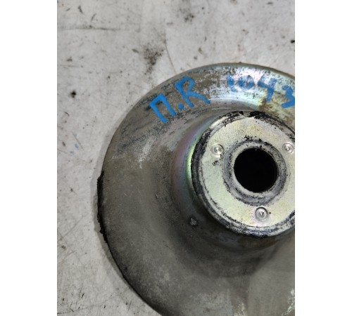 Чашка переднего амортизатора правая