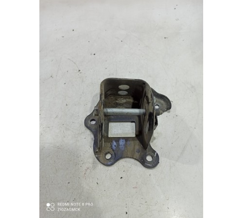 Кронштейн задней балки левый