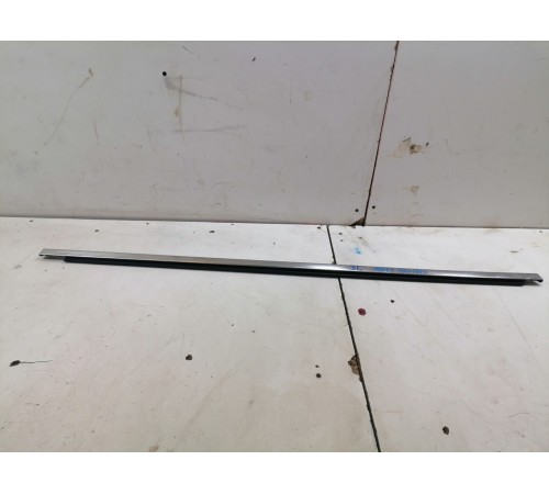 Молдинг двери задний левый