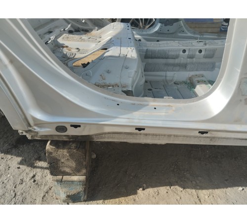 Порог со стойкой правый