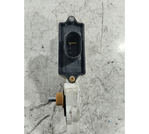 Моторчик стеклоподъемника правый