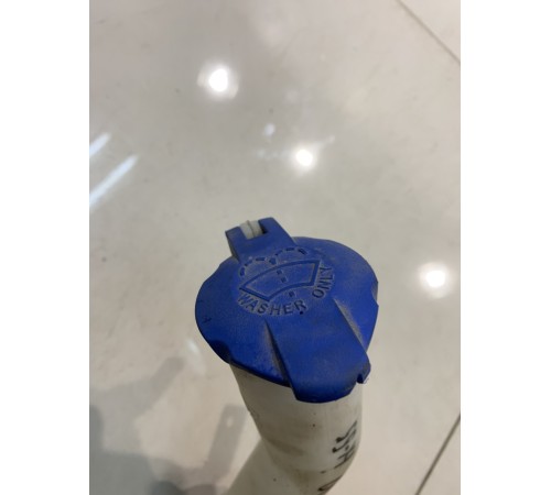 Горловина бачка омывателя