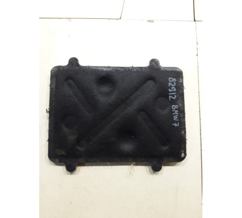 Уплотнитель(заглушка) шумоизоляции багажника