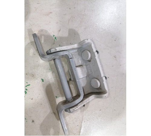 Петля двери задняя правая верхняя