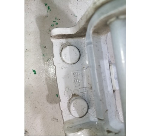 Петля двери задняя правая верхняя