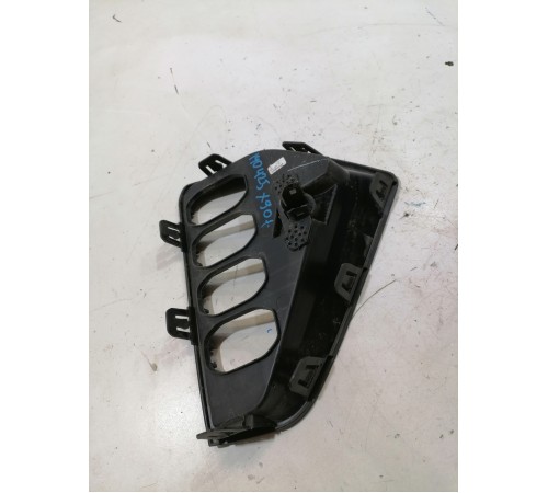 Накладка переднего бампера правая под ПТФ