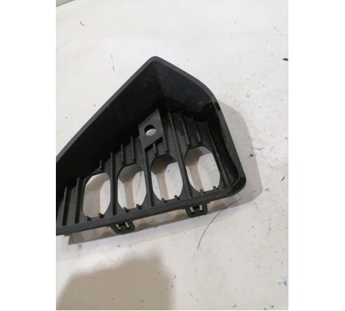 Накладка переднего бампера правая под ПТФ