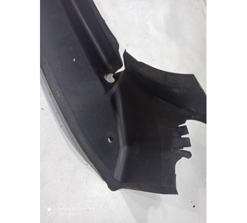 Водосток крышки багажника правый