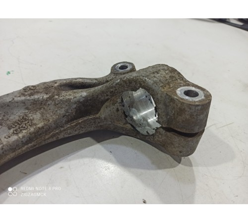 Кронштейн(крепление) амортизамтора передний