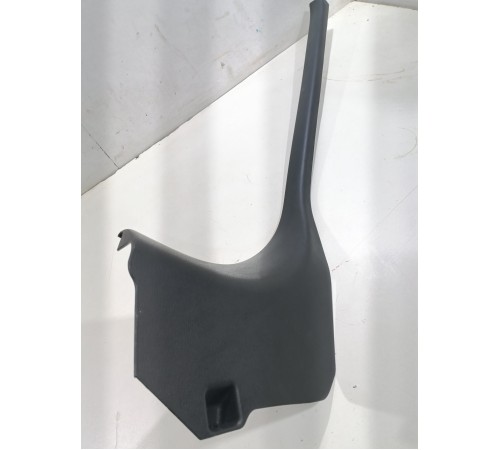 Обшивка порога передняя правая 