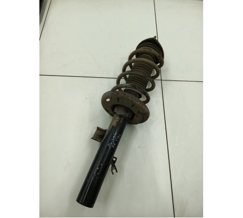 Амортизатор подвески передний правый в сборе