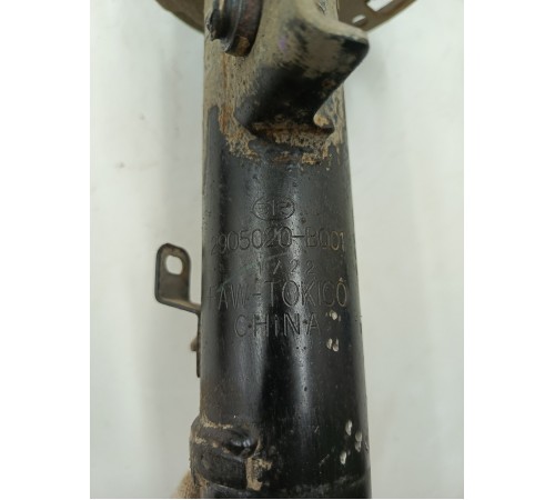 Амортизатор подвески передний правый в сборе