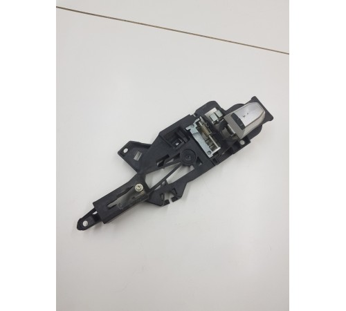 Кронштейн крепление ручки задний правый