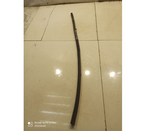 Уплотнитель двери (передний, левый, нижний)